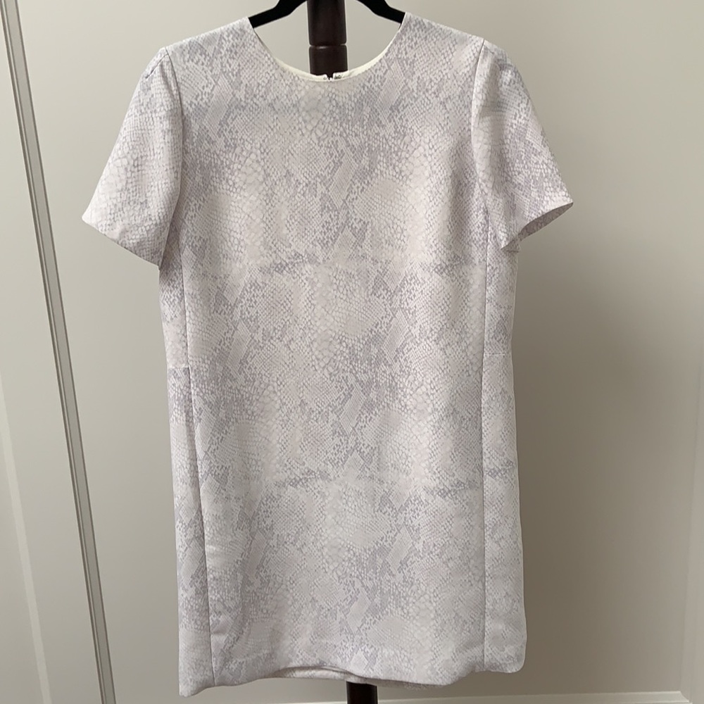 OFFICE/ Babaton 2019 Patricio dress